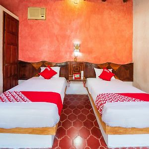 Habitación Estándar con 2 Camas Individuales